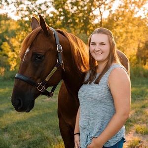 Meet your Posher, Olivia